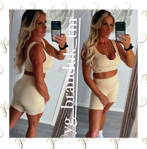 YG U neck ribbed short set1